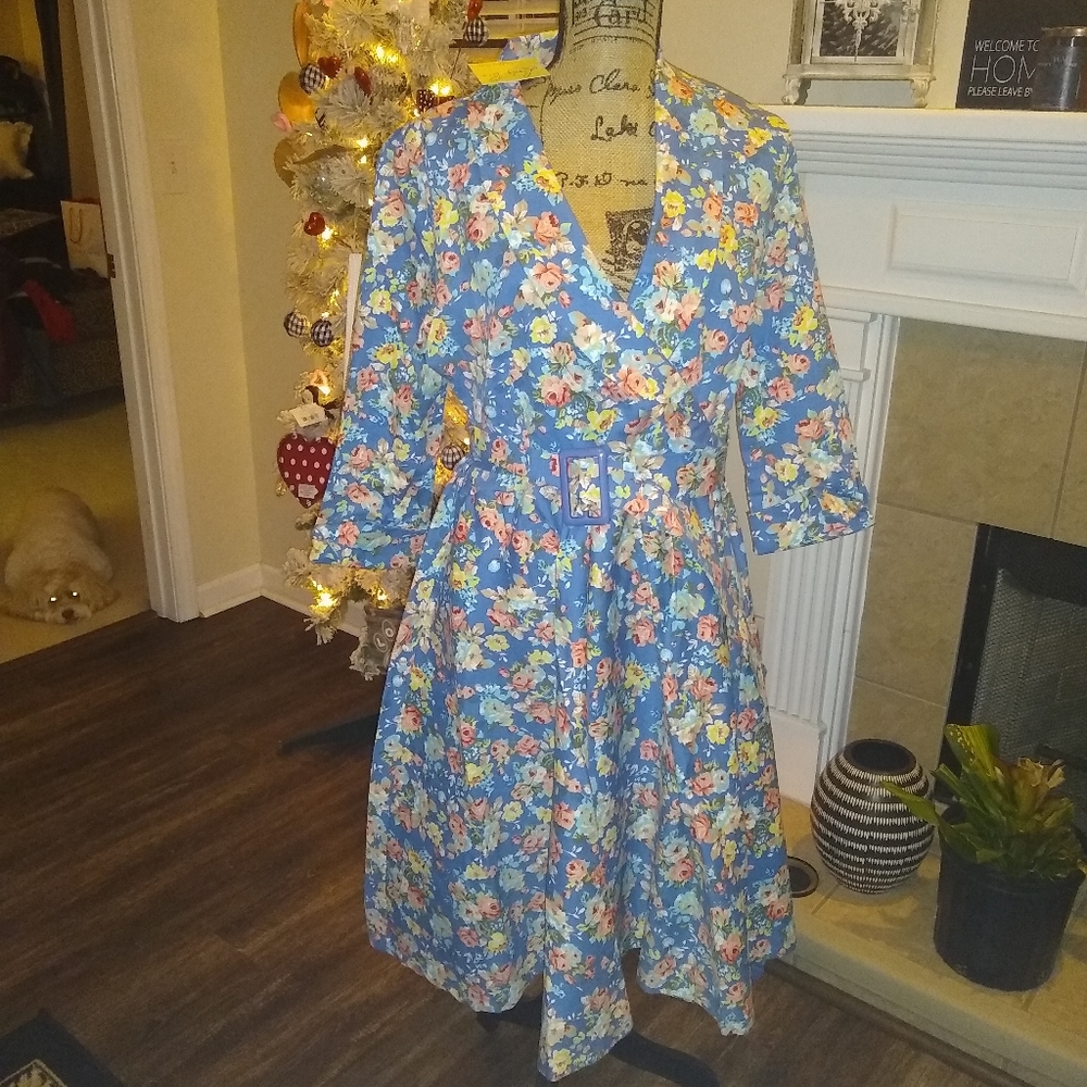 Dress - Picture 4 of 5